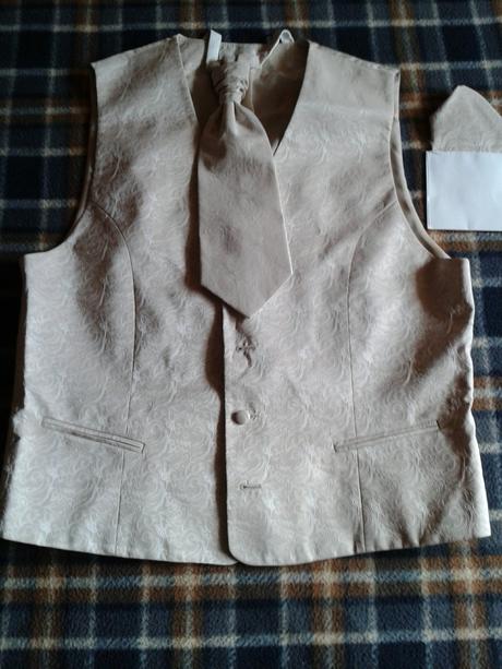 Svadobna vesta zn. jamel, 50