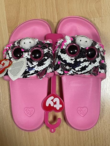 Slapky od firmy ty, 32