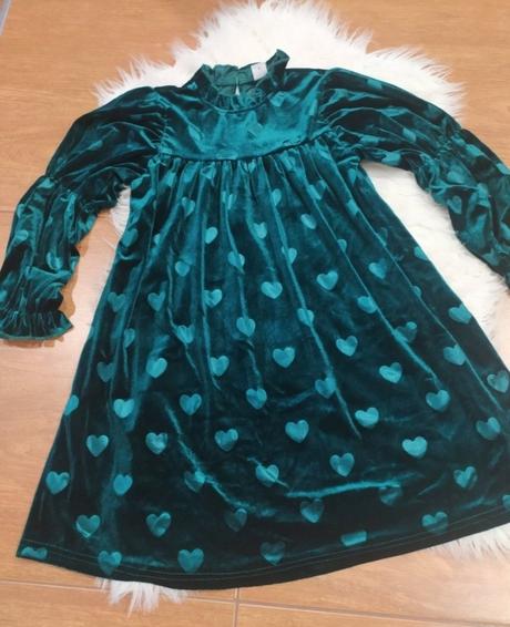 Zamatové šatky, 122