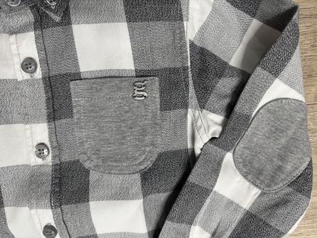 Károvaná košielka, 104