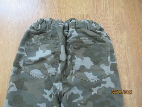 Maskáčové nohavice, c&a,152