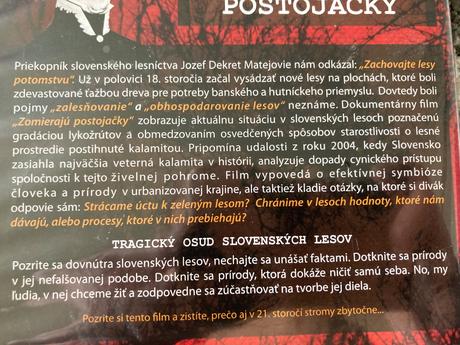 Dvd zomierajú postojačky,