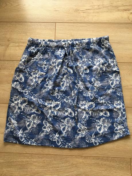 Dámska letná sukňa, 36