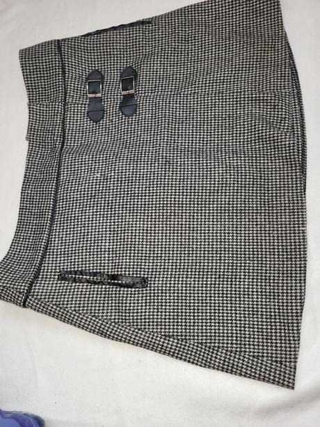 Károvana sukňa, gate,40