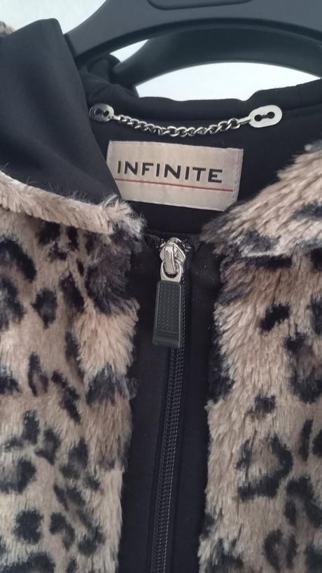 Krasna bundička zn. infinite, 38