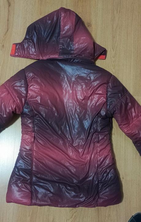 Dievčenská vetrovka, 146