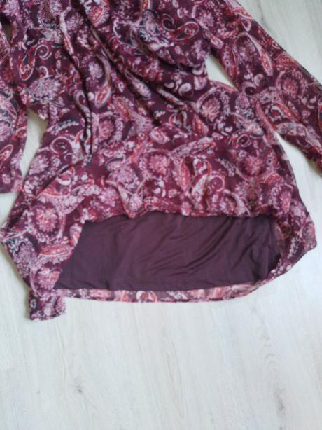 Šifónové šaty, 48