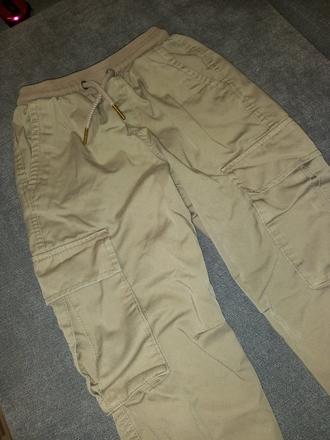 Kapsače, reserved,140