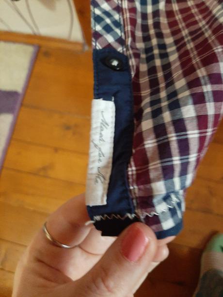 Predám košeľu, 40