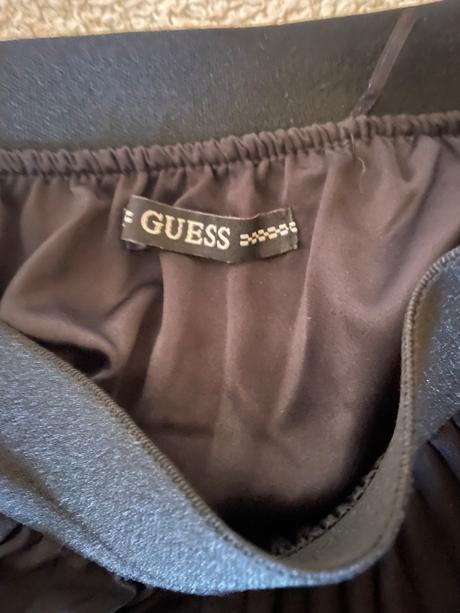 Guess krasna sukna, guess,s