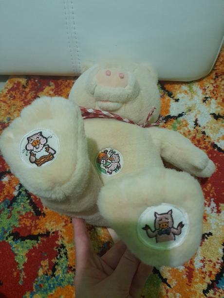 Plyšové hovoriace prasiatko,