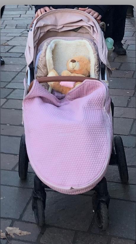 Ružový nánožník pinkie, pinkie