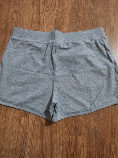 Šortky, pepperts,146
