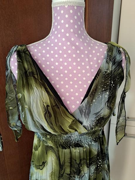 Zeleno čierne šaty,