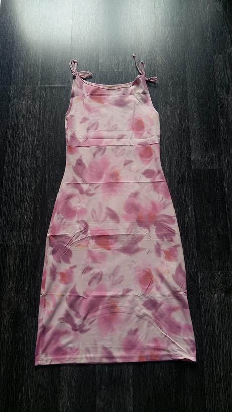 Predávam letné šaty veľ. s, s