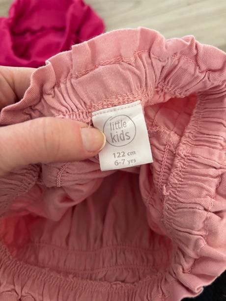 Sukna a kratasy, 122–134