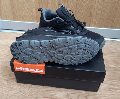 Prechodné alebo turistické topánky, 35