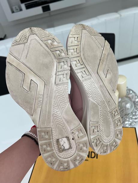 Fendi tenisky, 39