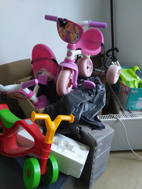 Drevený obcho-divadlo, domček pre bábiky, odrážadl, 