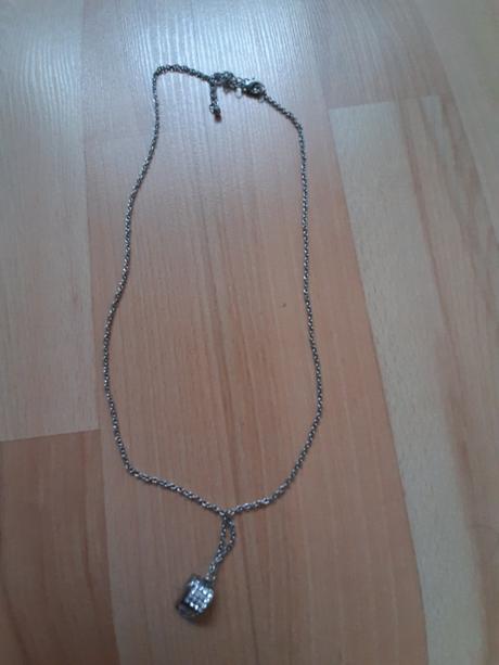 Retiazka s píšťaľkou,