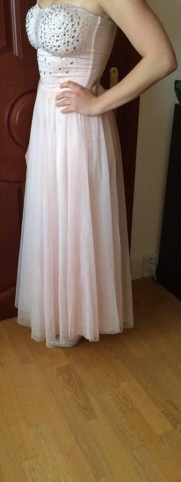 Spolocenske saty, 37