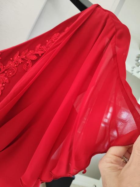 Spoločenské šaty, 42