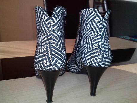 Kožené členkové čižmičky v.39,5 - nové, 39