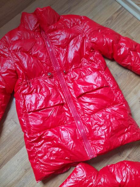 Červené bundy 2 kusy-cena spolu, l