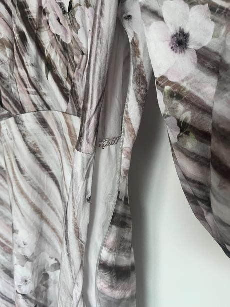 Šaty rinascimento s, s