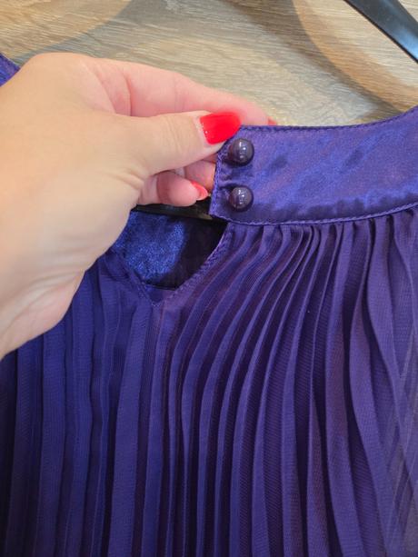 Slávnostné šatky, 146