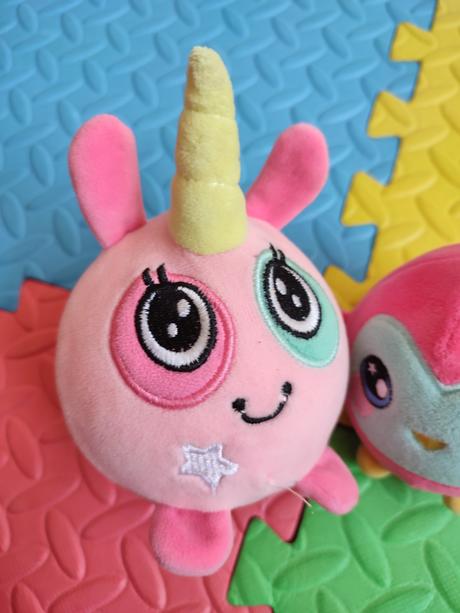 2 makke plysaky squishes top stav,