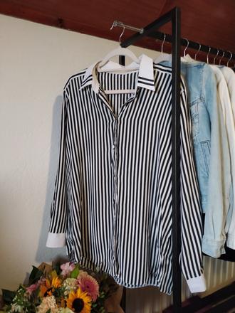 Čierno-biela pásikavá košeľa, 44