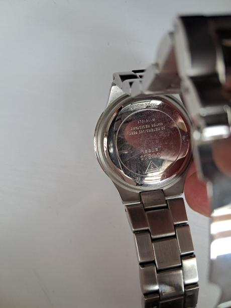 Hodinky guess, guess