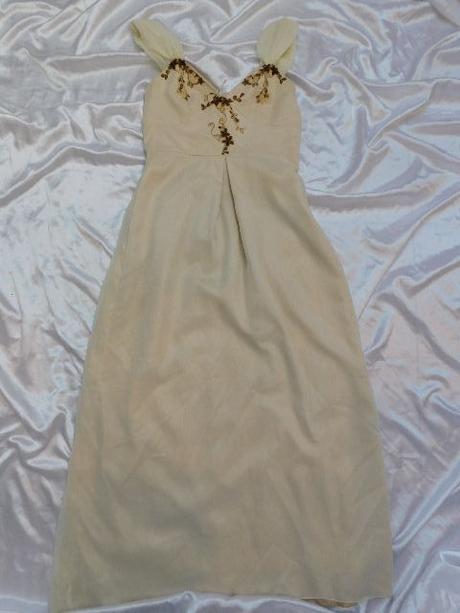 Velmi pekne spoločenske saty, 34