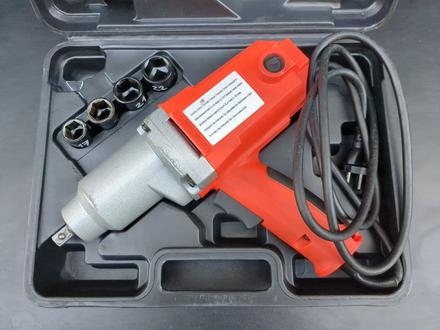 Elektrický rázový uťahovák intertek 900 w/ 300 nm, 