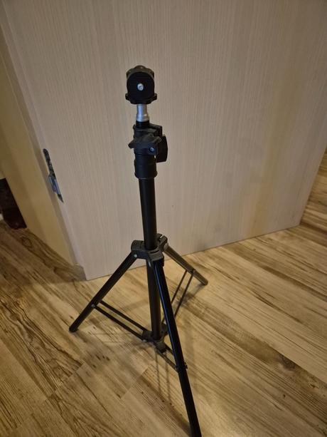 Statív na fotoaparát na fotkách,