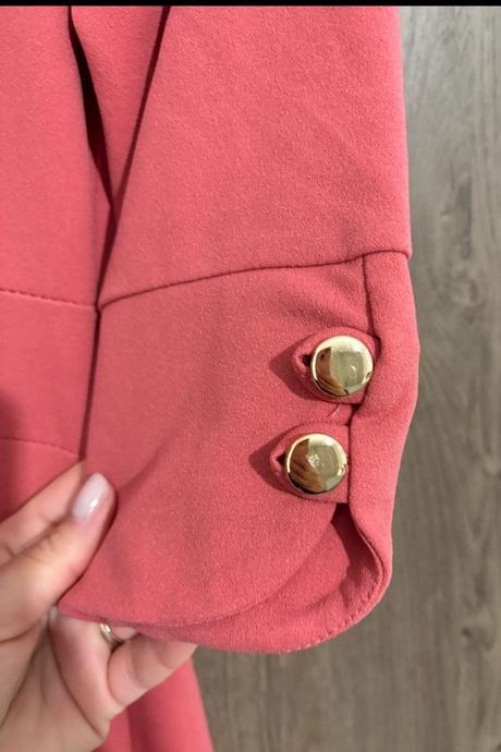 Nove, elegantne saty, s