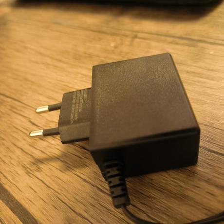 Napájací adaptér 240v, 