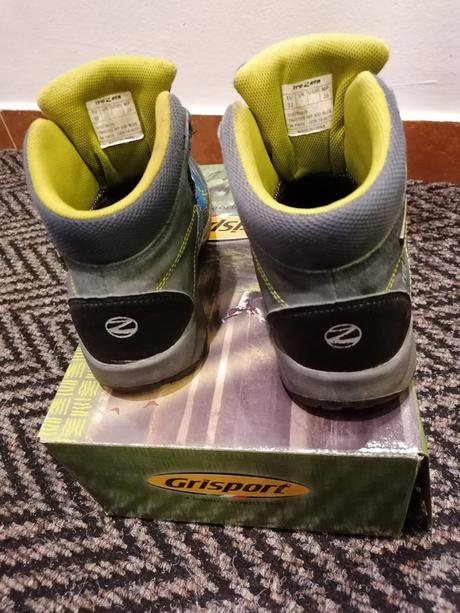 Turistické topánky/tenisky vysoké, 32