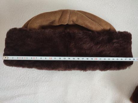 Kožuch + baranica z pravej kožušiny jahňa, 46