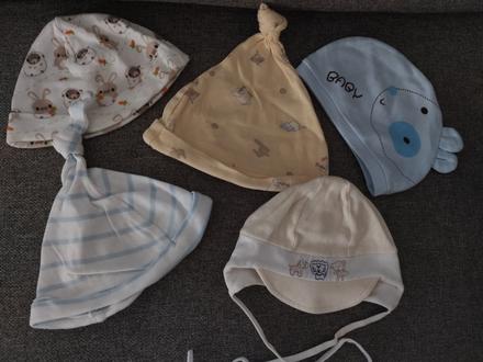 Novorodenecké čiapky, <50