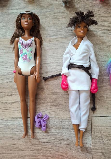 Nová bábika barbie extra, color reveal, černoška,