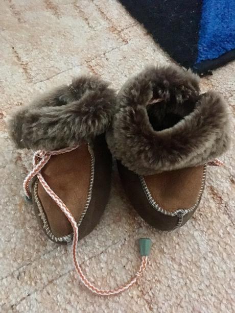 Kožené kožušinové capačky 17/18, 17