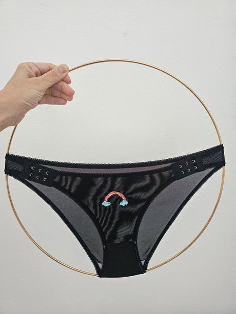 Damske nohavičky priesvitne s ručnou výšivkou, m