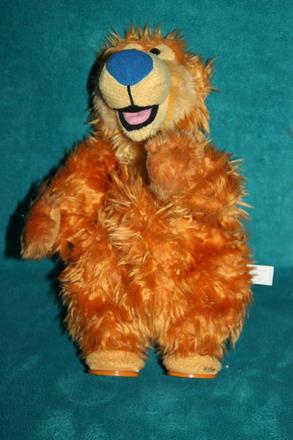 Tancujuci a spievajuci medved, 