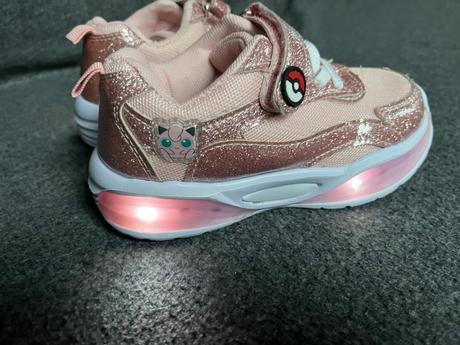 Blikajúce tenisky pokemon, sinsay,27