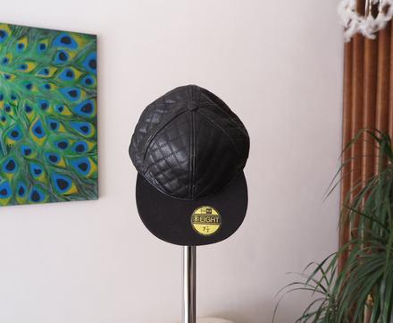 Čierna prešívaná šiltovka black number (fullcap /, 58
