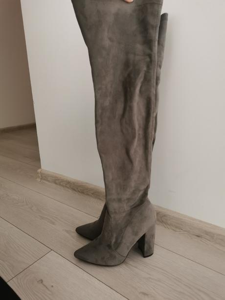 Čižmy nad kolená, 37