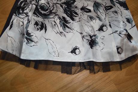 Spoločenské šaty, 36