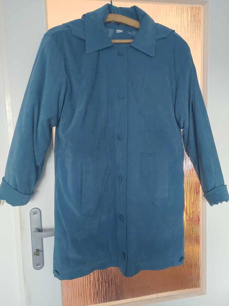 Kvalitný zimný ženský kabát, s